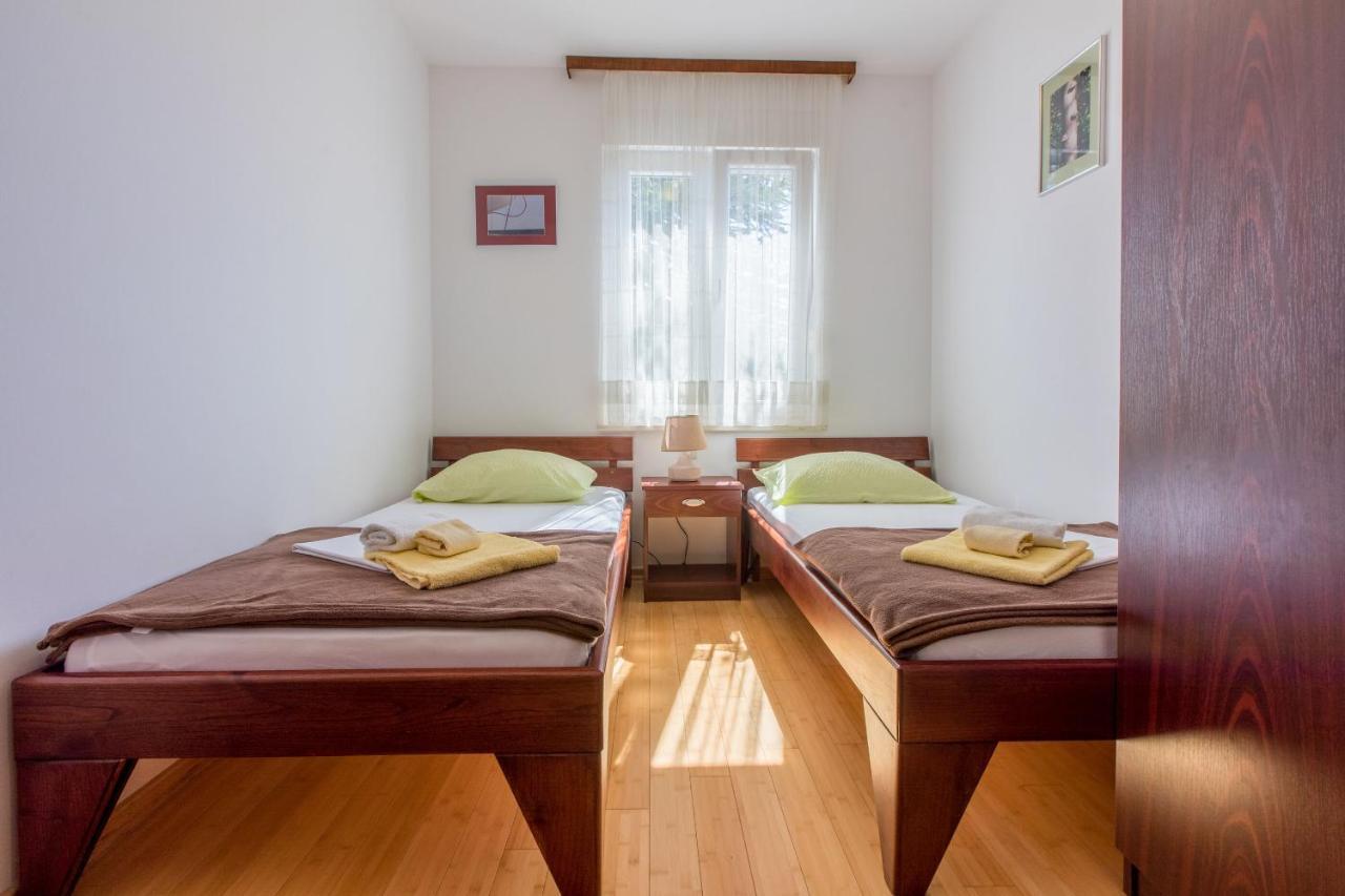 Apartments Robic Selce Exterior foto